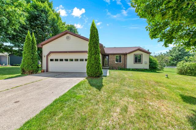 front view picture of 3447 Woodvalley Drive, Lapeer, MI. 48446
