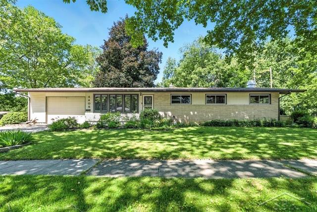 front view picture of 4405 Hampshire Street, Midland, MI. 48640