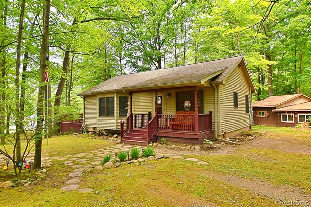 front view picture of 5295 Blueberry Drive, Harrison, MI. 48625