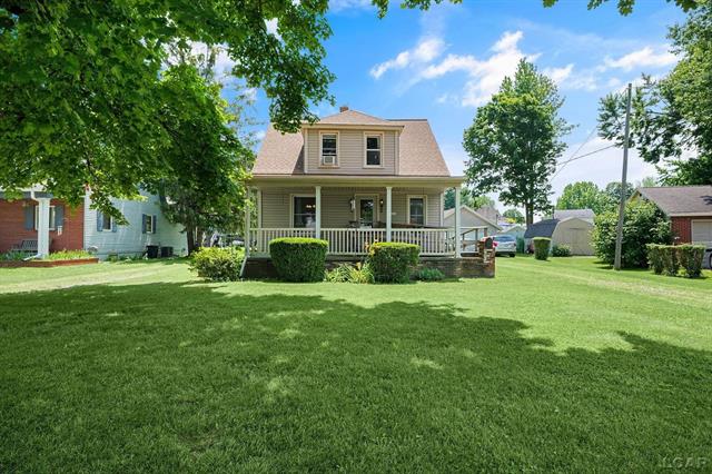 front view picture of 318 E Adrian Street, Blissfield, MI. 49228
