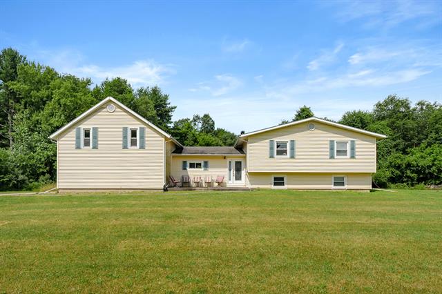 front view picture of 11867 4 Mile Road, Battle Creek, MI. 49015