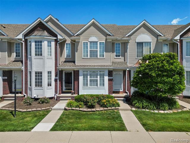 front view picture of 35033 Windsor Drive, New Baltimore, MI. 48047