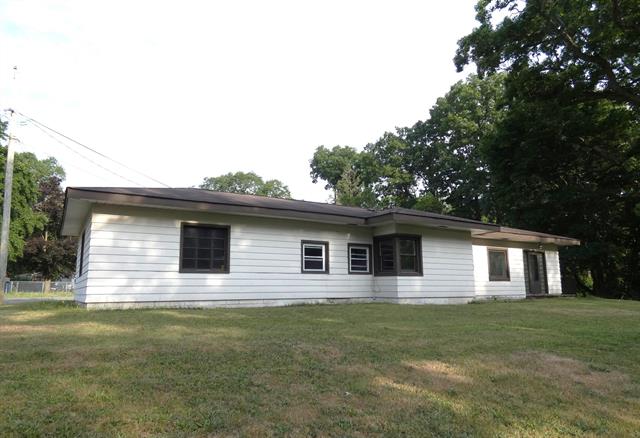 front view picture of 1634 Ogden Avenue, Benton Harbor, MI. 49022