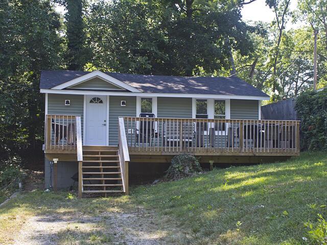 front view picture of 93402 Lee Drive, Dowagiac, MI. 49047