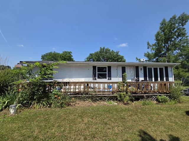 front view picture of 106 Orourke Court, Brooklyn, MI. 49230