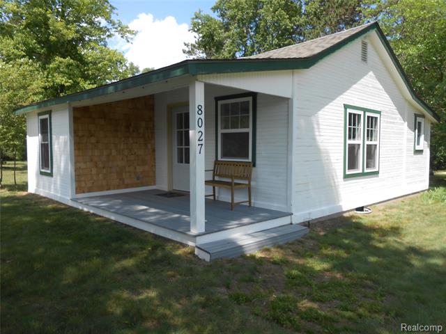 front view picture of 8027 Lakeshore Road, Lexington, MI. 48450