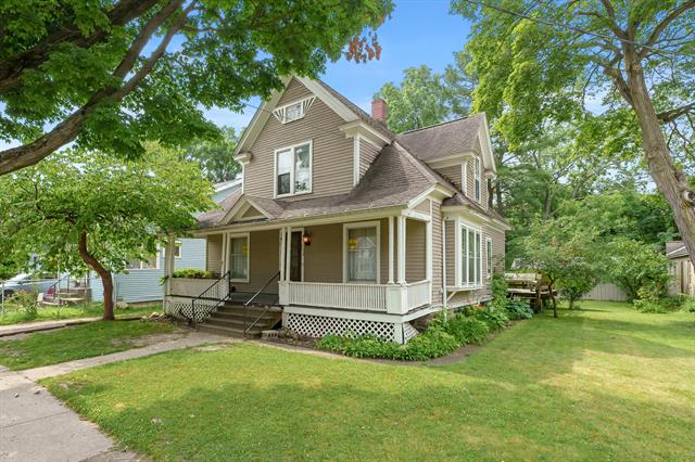 front view picture of 1310 Washington Avenue, Kalamazoo, MI. 49001
