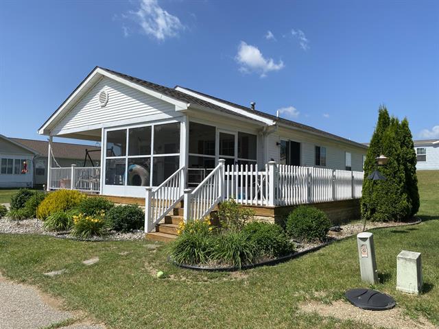 front view picture of 572 Angler Avenue, Coldwater, MI. 49036