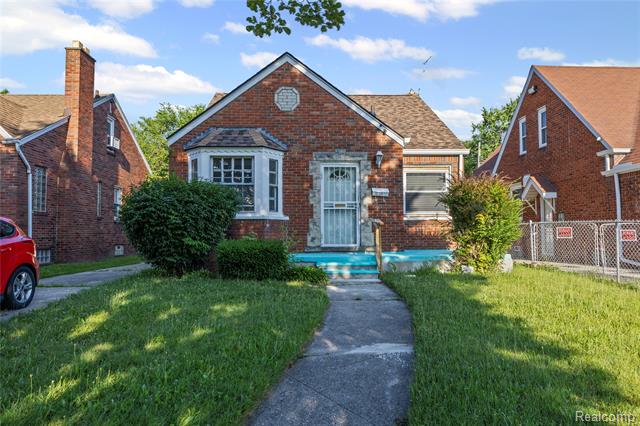 front view picture of 17221 Albion Street, Detroit, MI. 48234