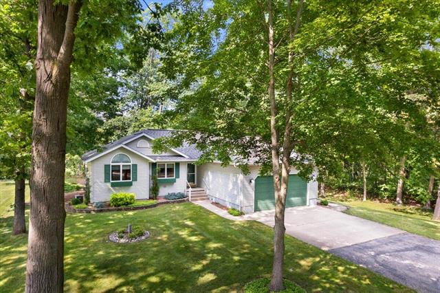 front view picture of 9650 Killdeer Court, Stanwood, MI. 49346