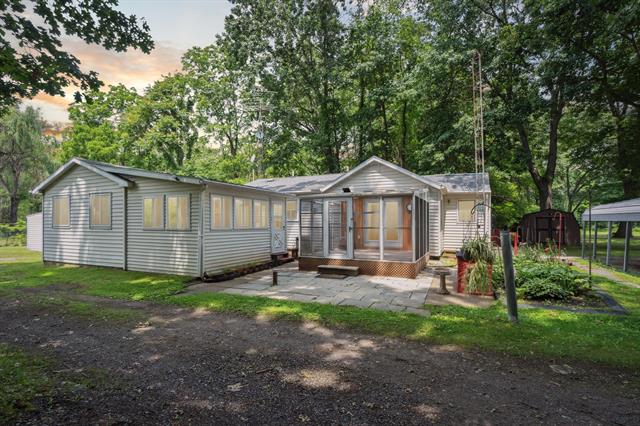 front view picture of 5500 Hague Avenue, Jackson, MI. 49203