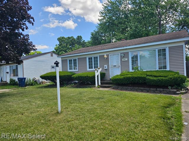 front view picture of 1807 Russett Place, Flint, MI. 48504