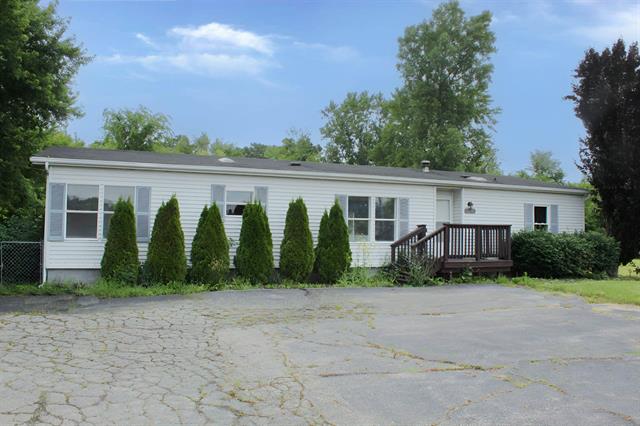 front view picture of 5249 Lapeer Road, Burton, MI. 48509
