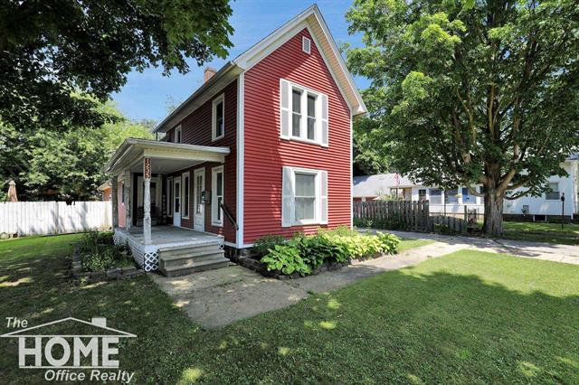 front view picture of 1235 N Shiawassee Street, Owosso, MI. 48867