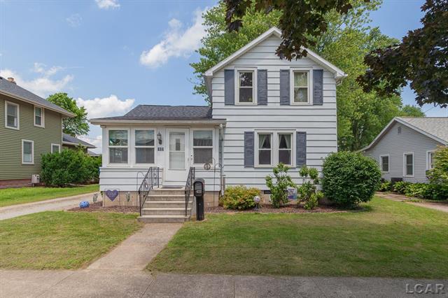 front view picture of 307 E Jefferson Street, Blissfield, MI. 49228