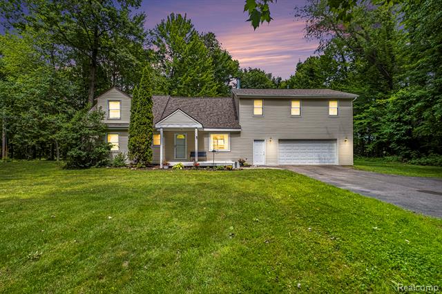 front view picture of 15375 Murray Road, Byron, MI. 48418