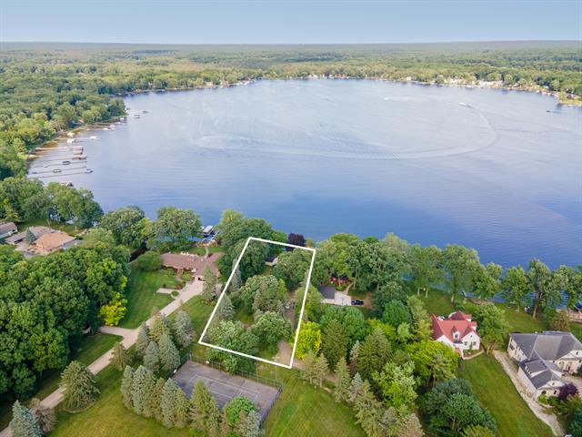 front view picture of 11971 Yankee Lane, Pinckney, MI. 48169