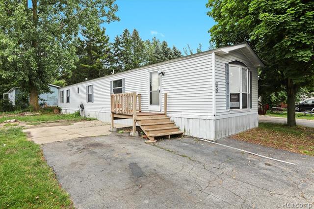 front view picture of 351 N. Squirrel Road Lot 68, Auburn Hills, MI. 48326