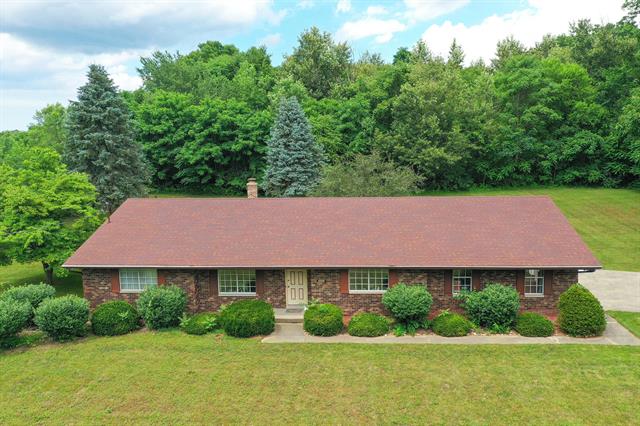 front view picture of 3021 E Riverside Road, Buchanan, MI. 49107
