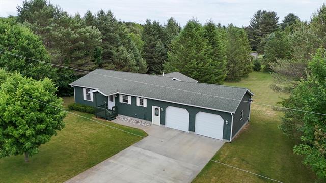 front view picture of 108 Maplebrooke Lane, Cadillac, MI. 49601