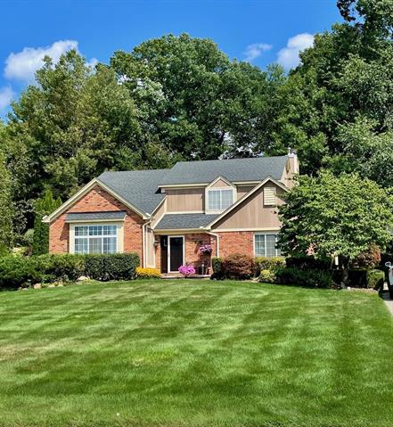 front view picture of 427 Rosario Ln, White Lake, MI. 48386
