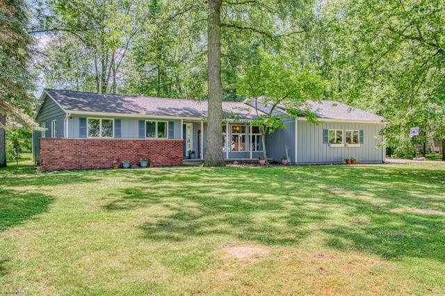 front view picture of 279 Ardelean Drive, Owosso, MI. 48867
