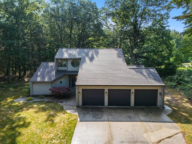 front view picture of 5564 Lake Harbor Road, Muskegon, MI. 49441
