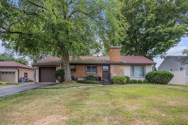 front view picture of 919 Fairfield Avenue Nw, Grand Rapids, MI. 49504