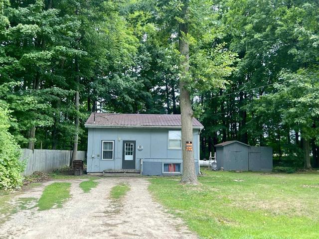 front view picture of 6240 Terry Drive, Ionia, MI. 48846