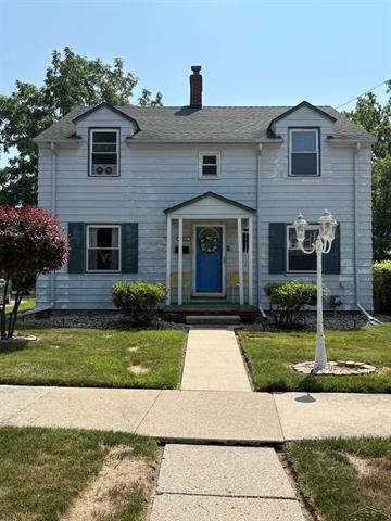 front view picture of 1624 Cedar Street, Saginaw, MI. 48601