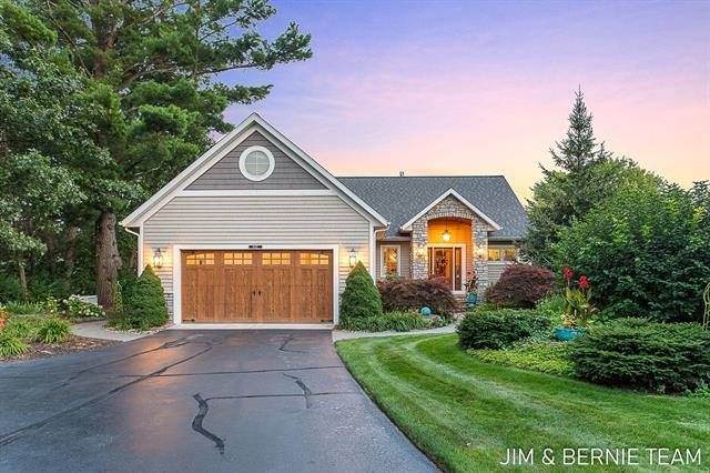 front view picture of 6332 Old Allegan Road, Saugatuck, MI. 49453