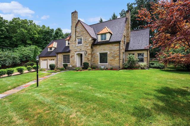 front view picture of 1761 Chevy Chase Boulevard, Kalamazoo, MI. 49008