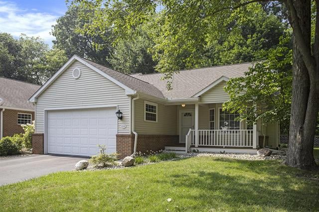 front view picture of 131 Chauncey Court, Marshall, MI. 49068