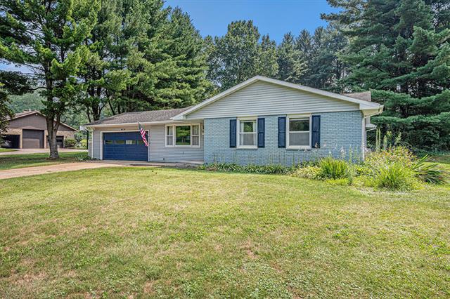 front view picture of 3990 Rollridge Avenue, Kalamazoo, MI. 49004