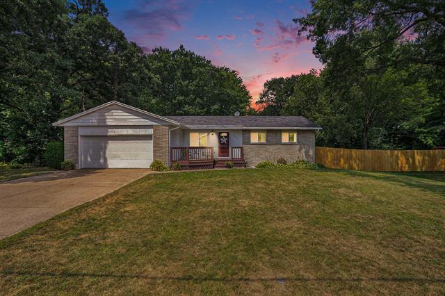front view picture of 2242 Corrine Avenue, Muskegon, MI. 49442