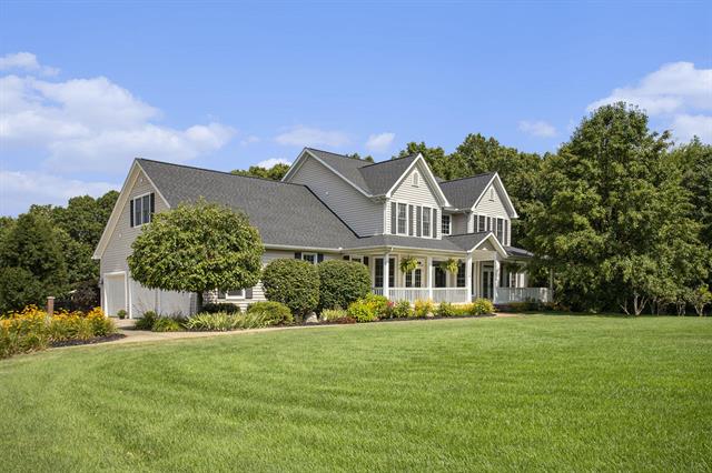 front view picture of 13028 Harper Crossing, Battle Creek, MI. 49014