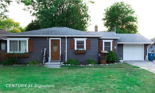 front view picture of 614 Mulholland Street, Bay City, MI. 48708
