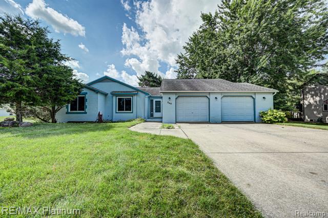front view picture of 240 E Rolston Road, Linden, MI. 48451