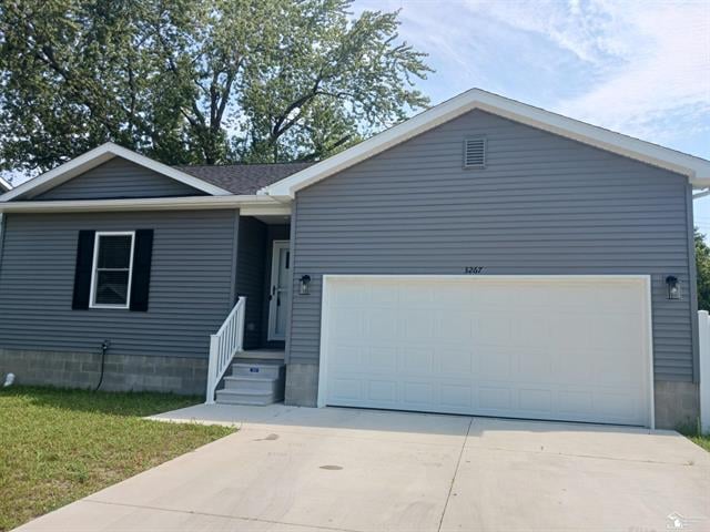 front view picture of 3267 10Th Street, Monroe, MI. 48162