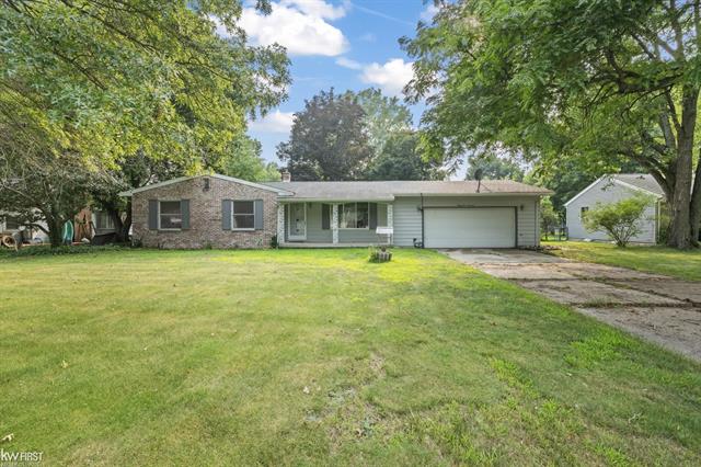 front view picture of 8417 Gallant Fox Trail, Flushing, MI. 48433