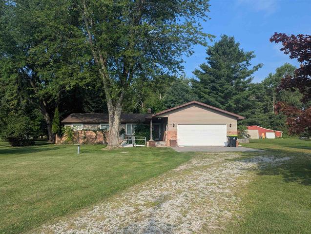 front view picture of 910 N Court Street, Au Gres, MI. 48703