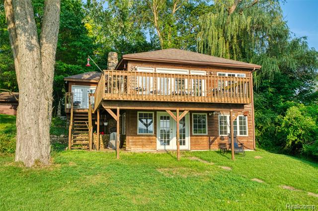 front view picture of 6304 Appleton Drive, Brighton, MI. 48116