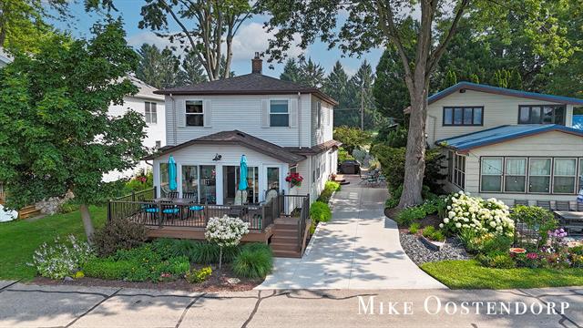 front view picture of 6342 Lakeshore Drive, Saranac, MI. 48881