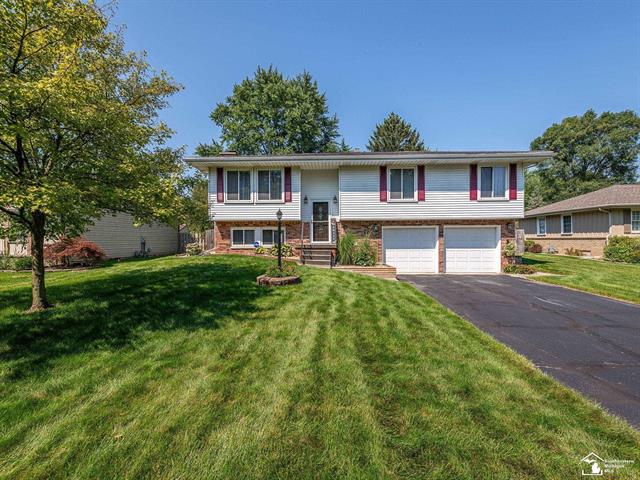 front view picture of 7563 Chapel View Court, Temperance, MI. 48182