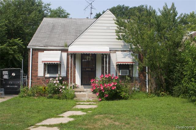 front view picture of 18081 Strasburg Street, Detroit, MI. 48205