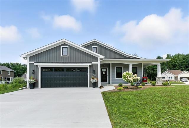 front view picture of 701 Broadhead Drive, Midland, MI. 48642