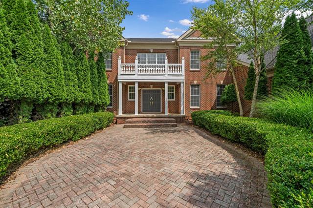 front view picture of 2086 Autumn Hill Drive, Ann Arbor, MI. 48103