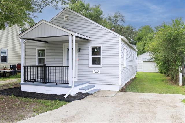 front view picture of 2168 Moeller Avenue, Ypsilanti, MI. 48198
