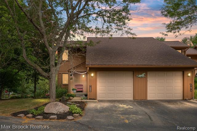 front view picture of 7680 Hudson Court, Dexter, MI. 48130