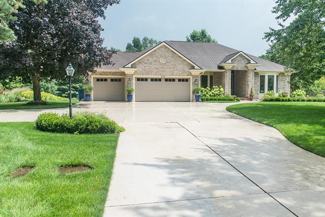front view picture of 299 Minges Hills Drive, Battle Creek, MI. 49015